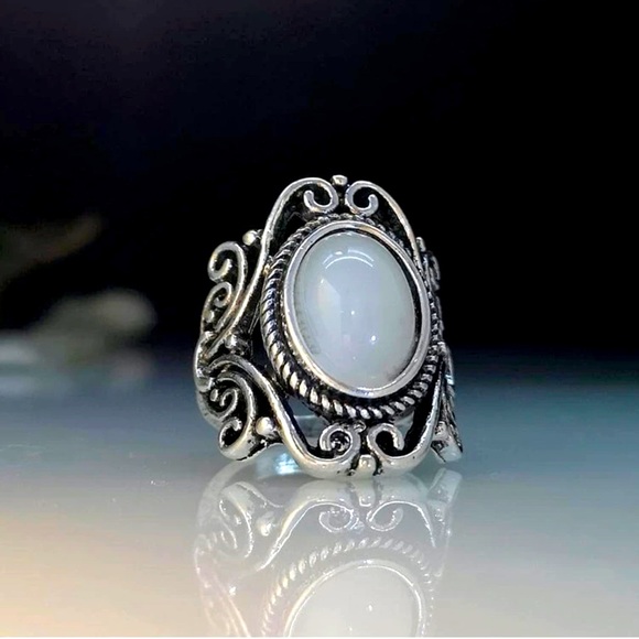 Oval Antique Silver Vintage Look Ring - Picture 1 of 12